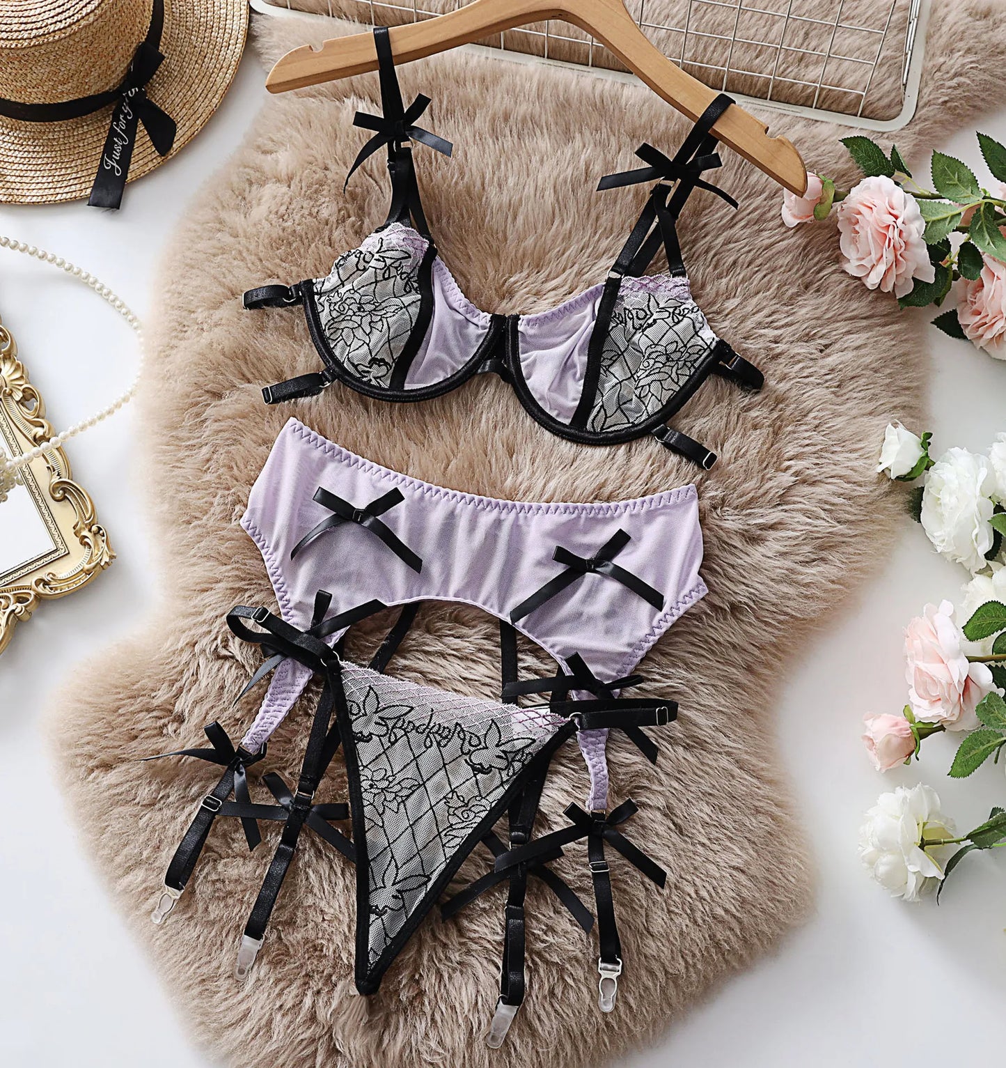 40485155930167|40485155962935|40485155995703